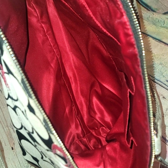 Coach purse only used a few times - Picture 3 of 7